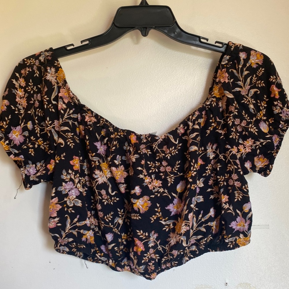 American Eagle crop top